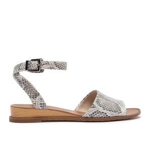 Kenneth Cole Reaction Jolly Sandal, 6.5M, Like New